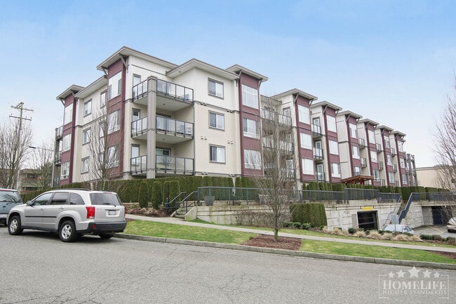 Building Photo - Top Floor 1 Bed 1 Bath + Den Condo for Rent in Central Abbotsford with 12' Ceilings Unit 412