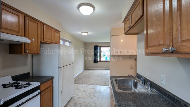 Photo - 302 St Jude Ave