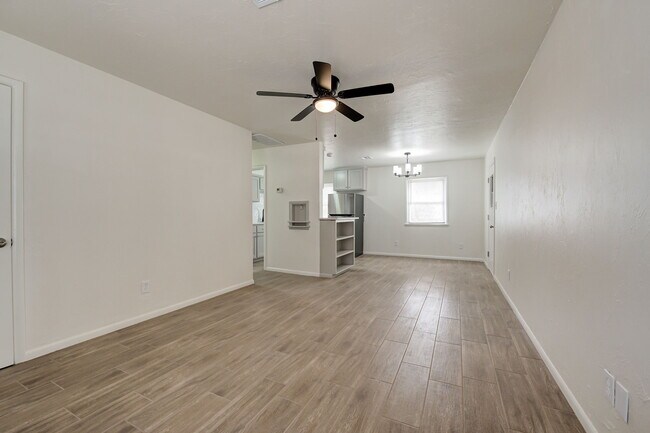 Photo - 4704 SE 18th St