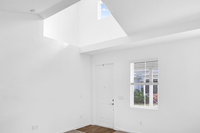 Photo - 513 High Tide Ln