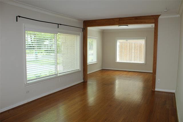 Photo - 3733 Binkley Ave