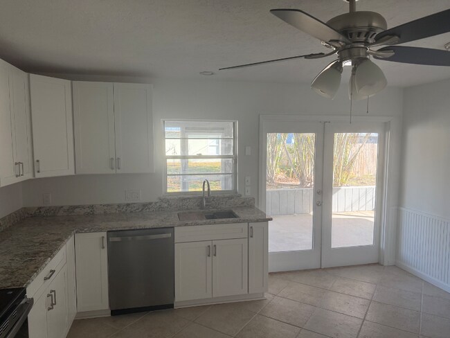 Photo - 430 14th St SW