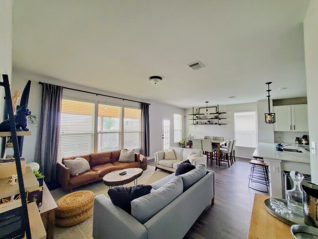 Building Photo - 14120 James Garfield St