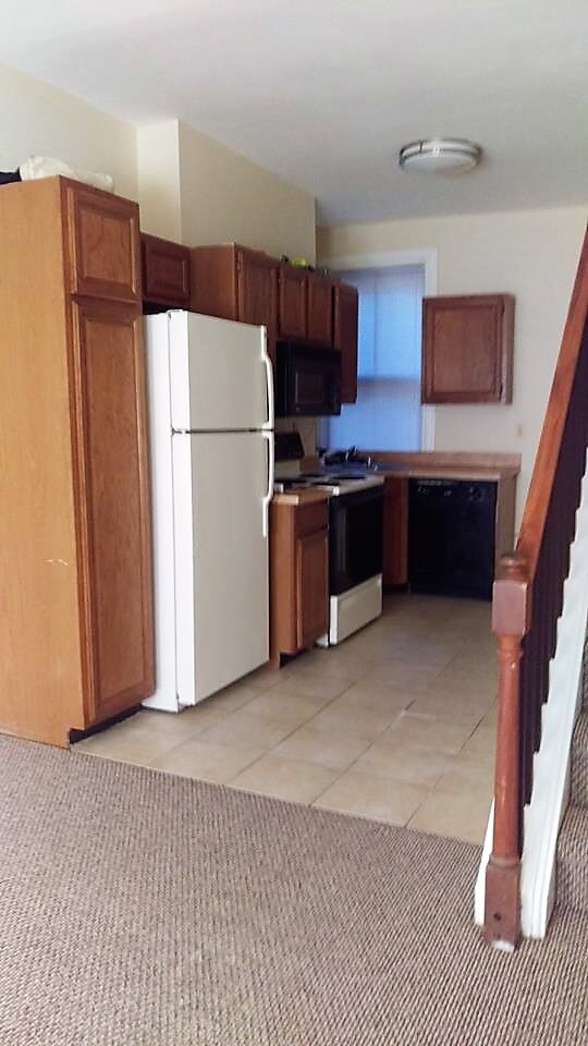 Photo - 802 N Van Buren St Apartments
