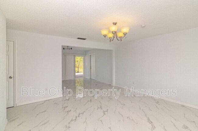 Photo - 921 Burn Dr NE