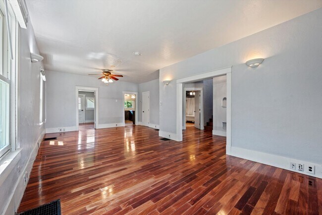 Photo - Perfect 4bd located in the Heart of Englewood