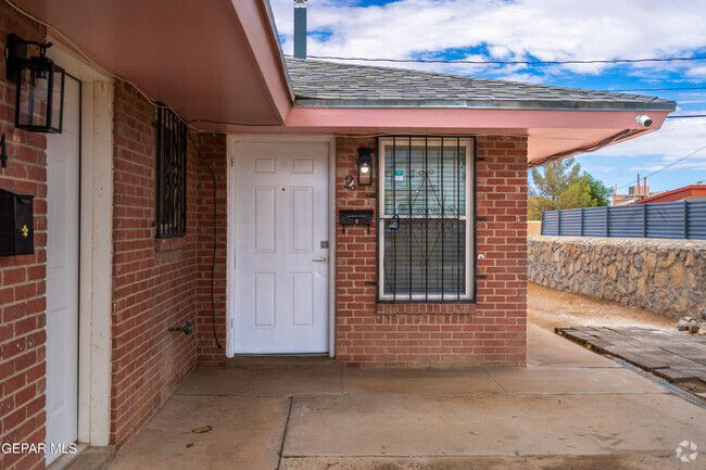 Building Photo - 8944 Robert Dr Rental