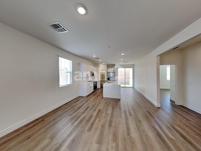 Photo - 541 Sacred Lotus Pl