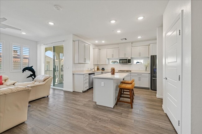 Building Photo - FULLY FURNISHED RENTAL Unit 4306