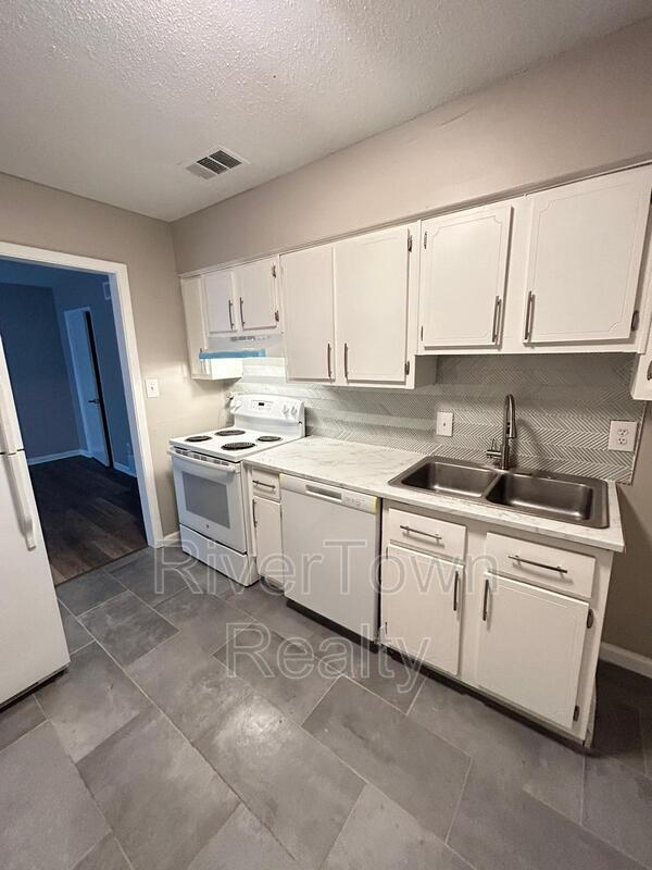 Photo - 1176 Railton Rd
