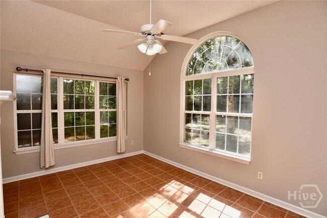 Photo - 121 Laurenburg Dr