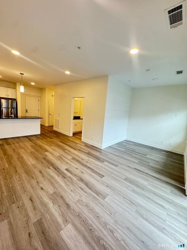 Photo - 414 Berlin Tpke Unidad 1102