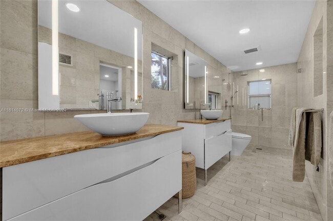 Photo - 1100 El Rado St