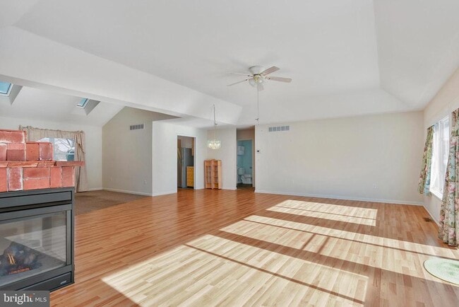 Photo - 105 Dogwood Dr