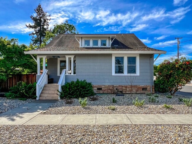 Building Photo - Fully Furnished Modern Home in the Desirable Alphabet Streets