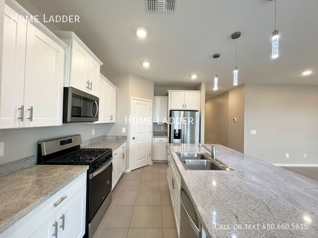 Photo - 41645 W Driftwood Ln