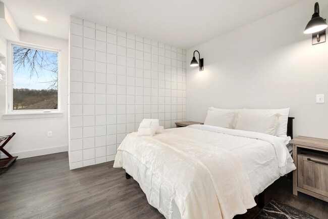 Photo - 10 Riordan Rd Unit ID1221880P