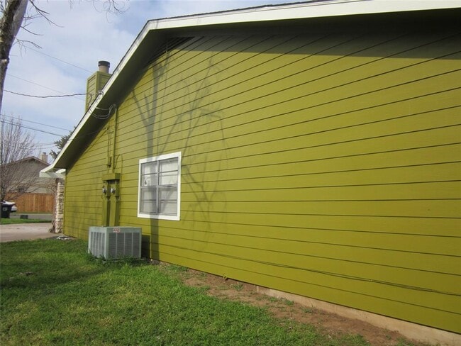 Photo - 102 Verna Spur