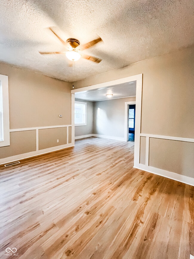 Photo - 102 Meridian St