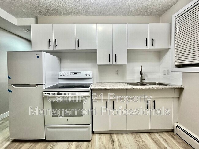 Photo - 8705 152 St NW Unit 3