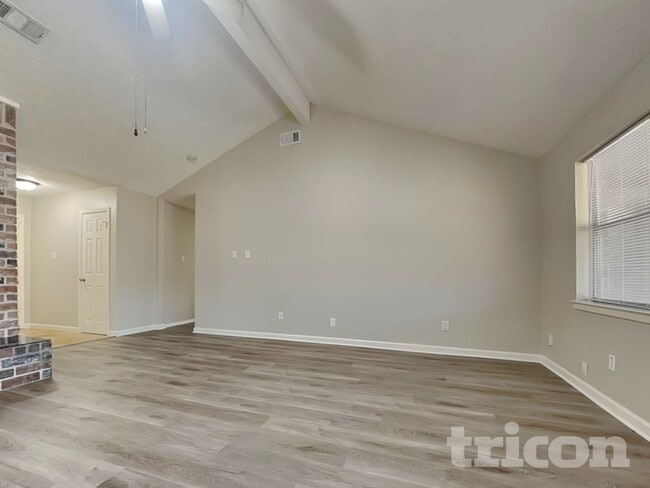 Photo - 2047 Lexington Woods Dr