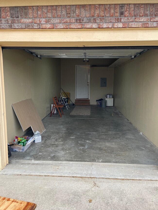 Photo - 630 Eugene Ct