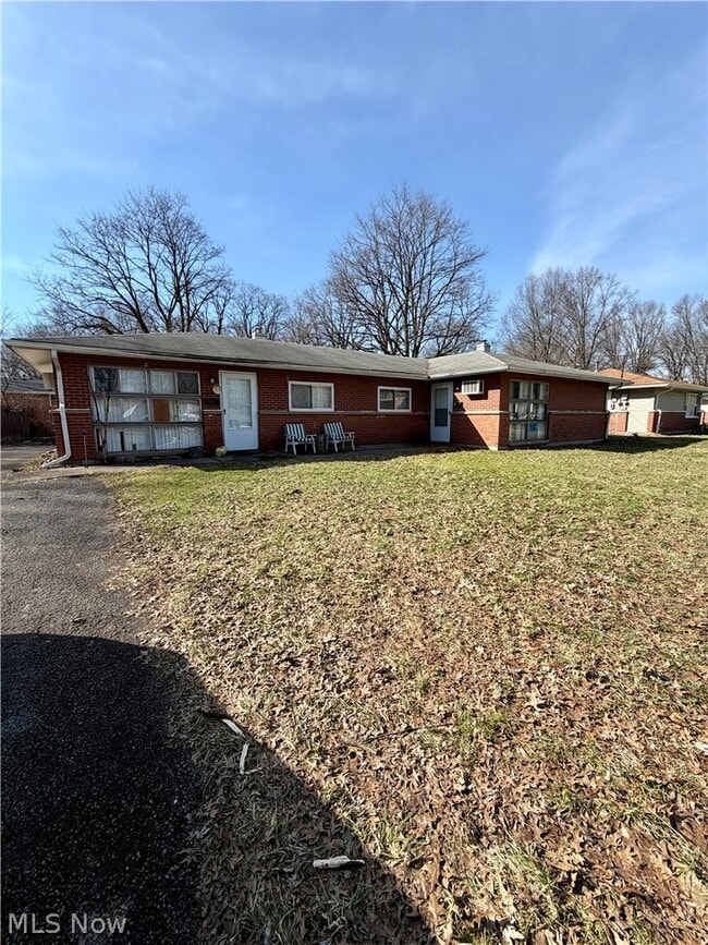 Building Photo - 3028 Northgate Ave Unit 1/2