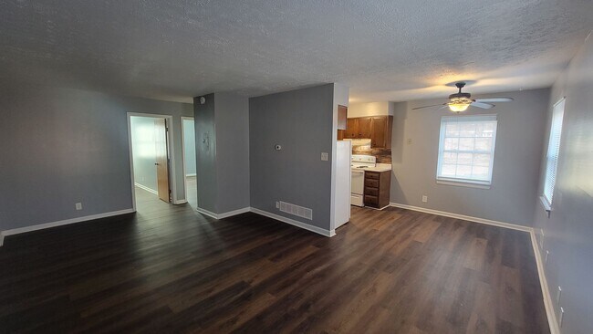 Photo - 4405 Landside Dr Unidad 4405 Landside Drive -  2