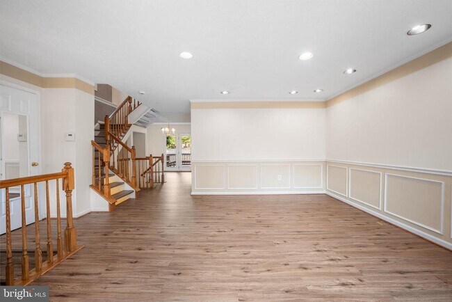 Photo - 5522 April Journey