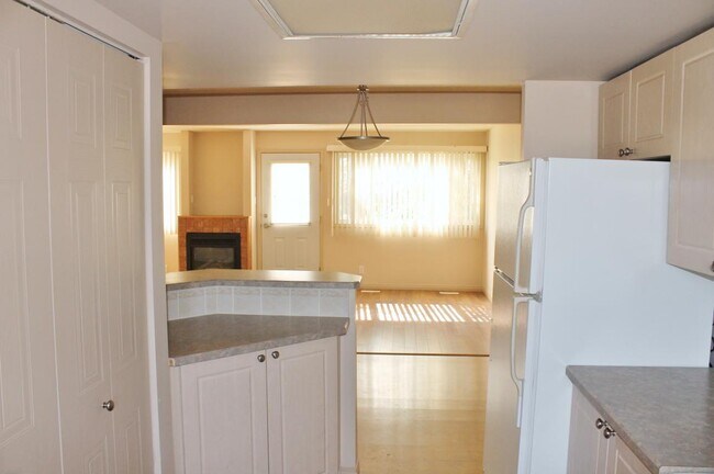 Photo - Lakeside Court