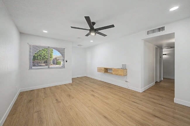 Photo - 2303 E Inverness Ave