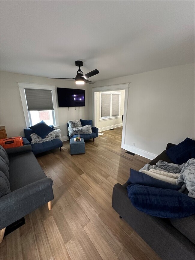 Photo - 1890 Clifford Ave