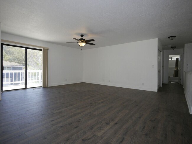2503 Hogan Ct