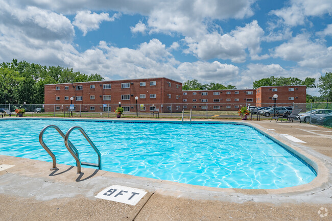 Building Photo - Pleasant Valley Apartments