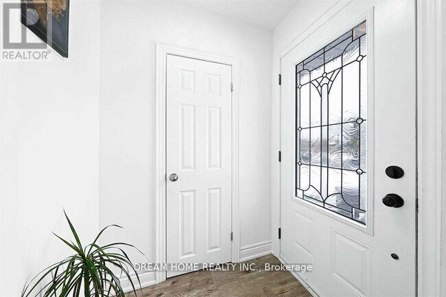 Photo - 302 Crosby Ave