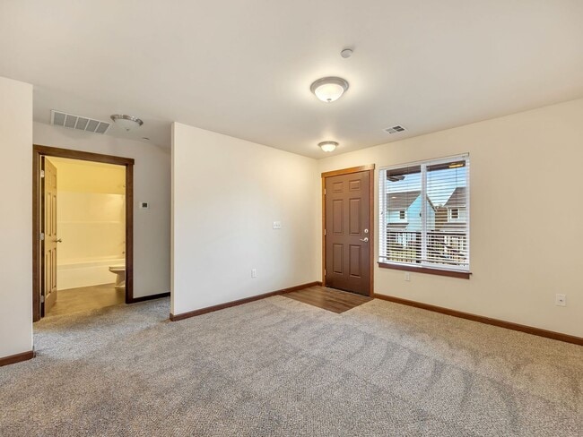 Photo - 1583 SE Honeysuckle Loop Unit C