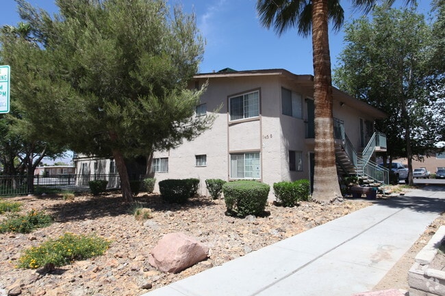 Building Photo - Pine Vista