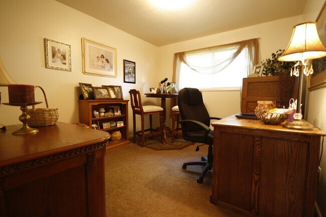 Second bedroom/office