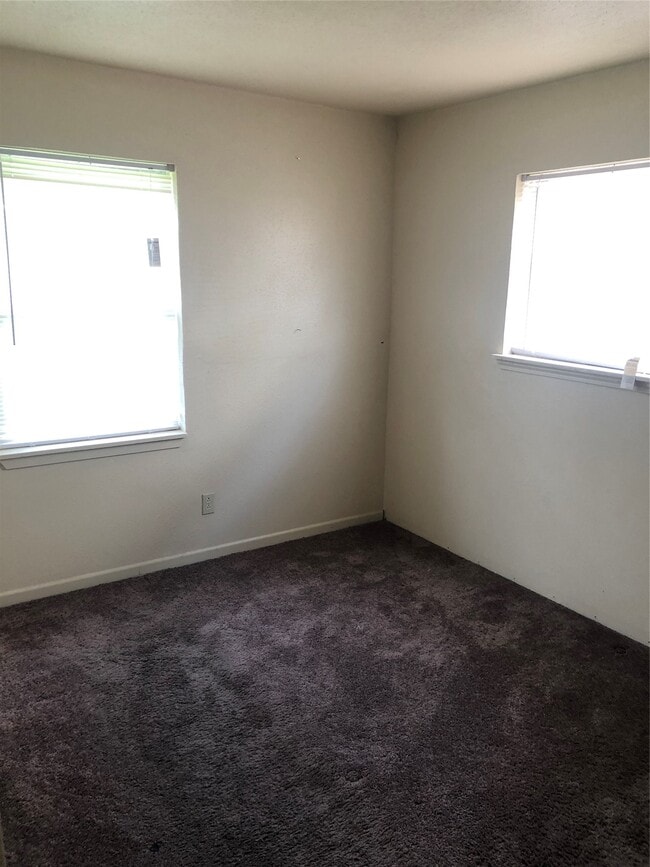 Photo - 4223 Rockingham St