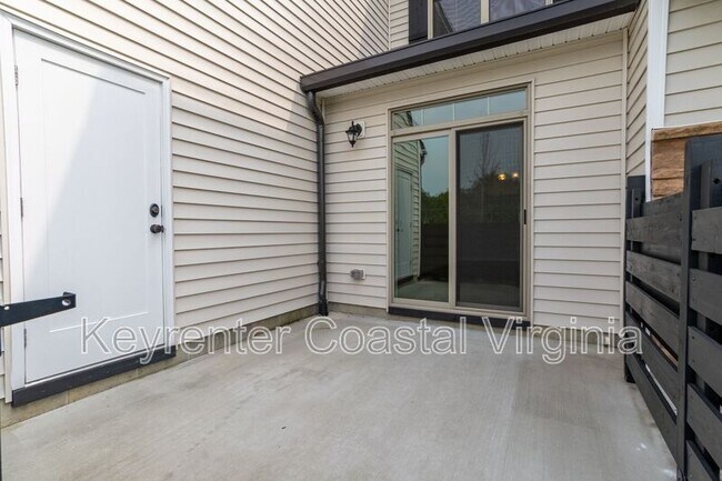 Photo - 605 Kathy Ann Way W