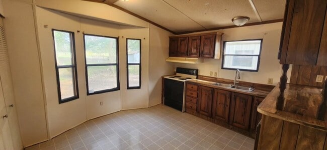 Photo - Cozy 2 Bedroom, 1 Bathroom Rental Home Unit Lot 2