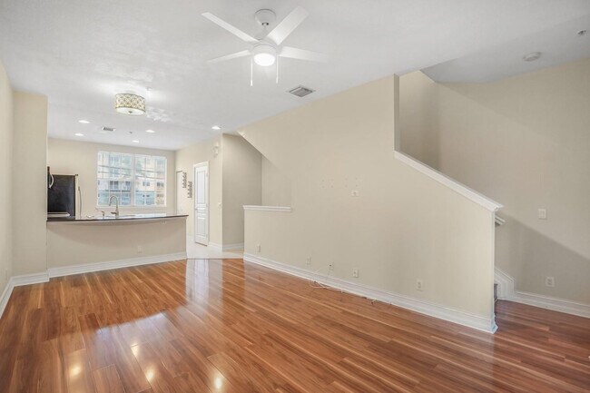 Photo - 438 NE 2nd Ave