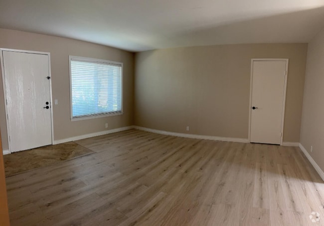 Building Photo - 5 Firwood Rental