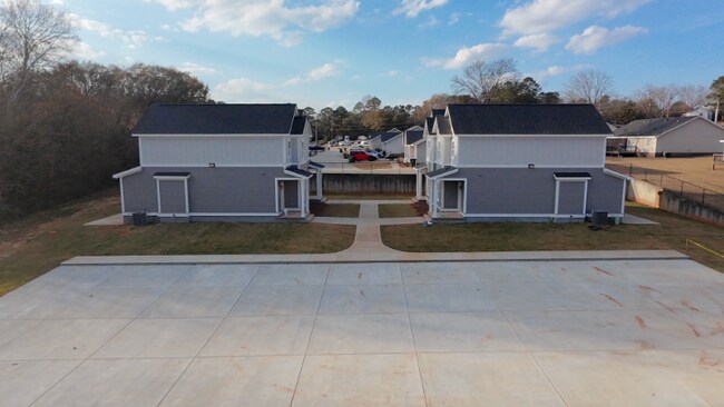 Photo - 231 Pineneedle Rd