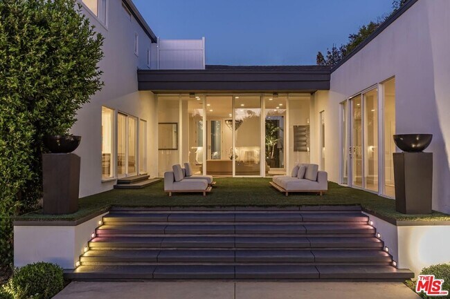 Photo - 703 N Maple Dr