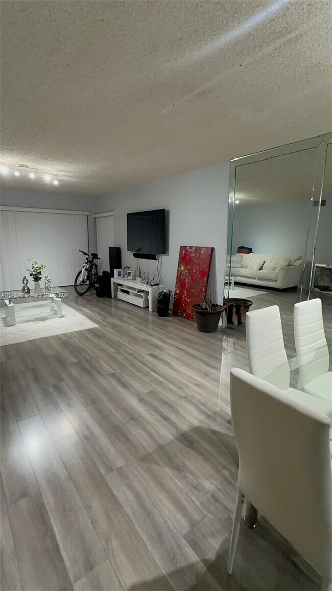 601 Ives Dairy Rd Unit 4018 Condo Condo for Rent in Miami, FL