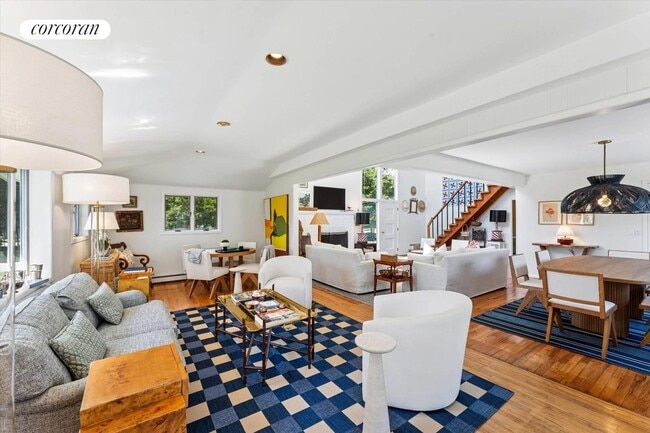 Photo - 18 Quogo Neck Ln