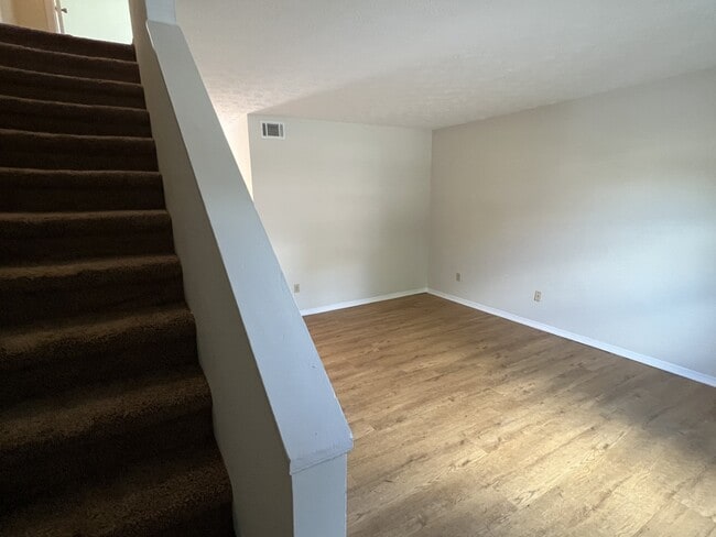 Photo - 341 N Walnut Ave Unit 4