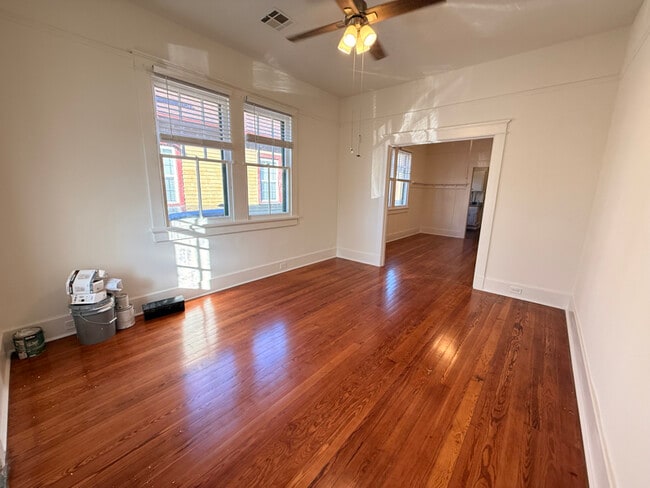 Photo - 2925 Bruxelles St