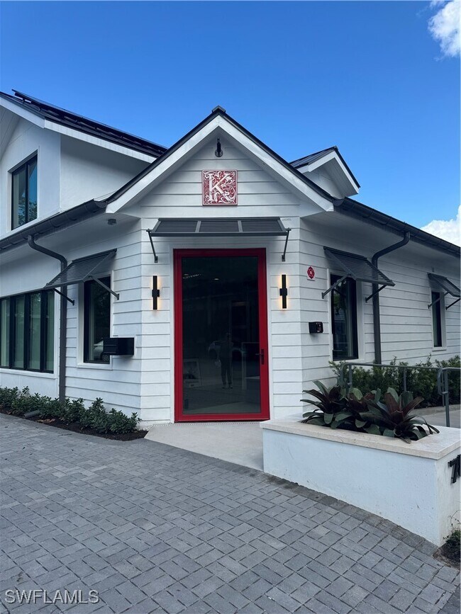 Photo - 787 4th Ave S